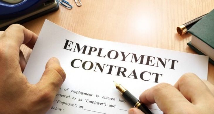 مقررات اشتغال و استخدام و انواع قراردادهای کار در ایران