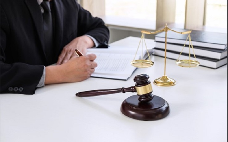 وکیل دادگستری و تفاوت های وکیل تسخیری، تعیینی و معاضدتی