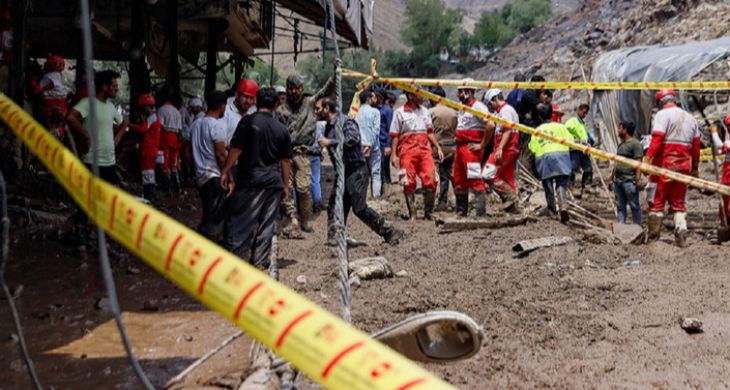 خانواده‌ فوتی‌های حادثه سیل استان تهران به پزشکی قانونی مراجعه کنند